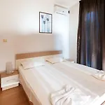 Charming 1 Bedroom For Up To 4 Guests ساني بيتش