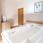 Charming 1 Bedroom For Up To 4 Guests ساني بيتش