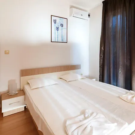 Charming 1 Bedroom For Up To 4 Guests 阳光海滩