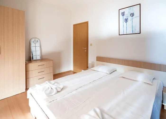 Charming 1 Bedroom For Up To 4 Guests Sunny Beach